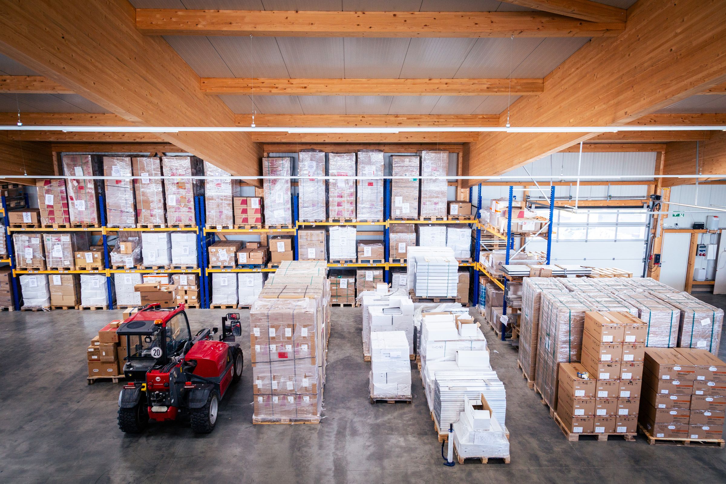 Lager Enegiesysteme Groß